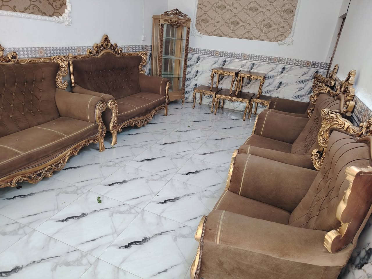 تخم لبيع هوه ومصاته مكان حله ورديه خارج قرب مستشفى الكفيل وهذه رقمي *********** بيه وتساب ويرهمن مراوس بي شي

