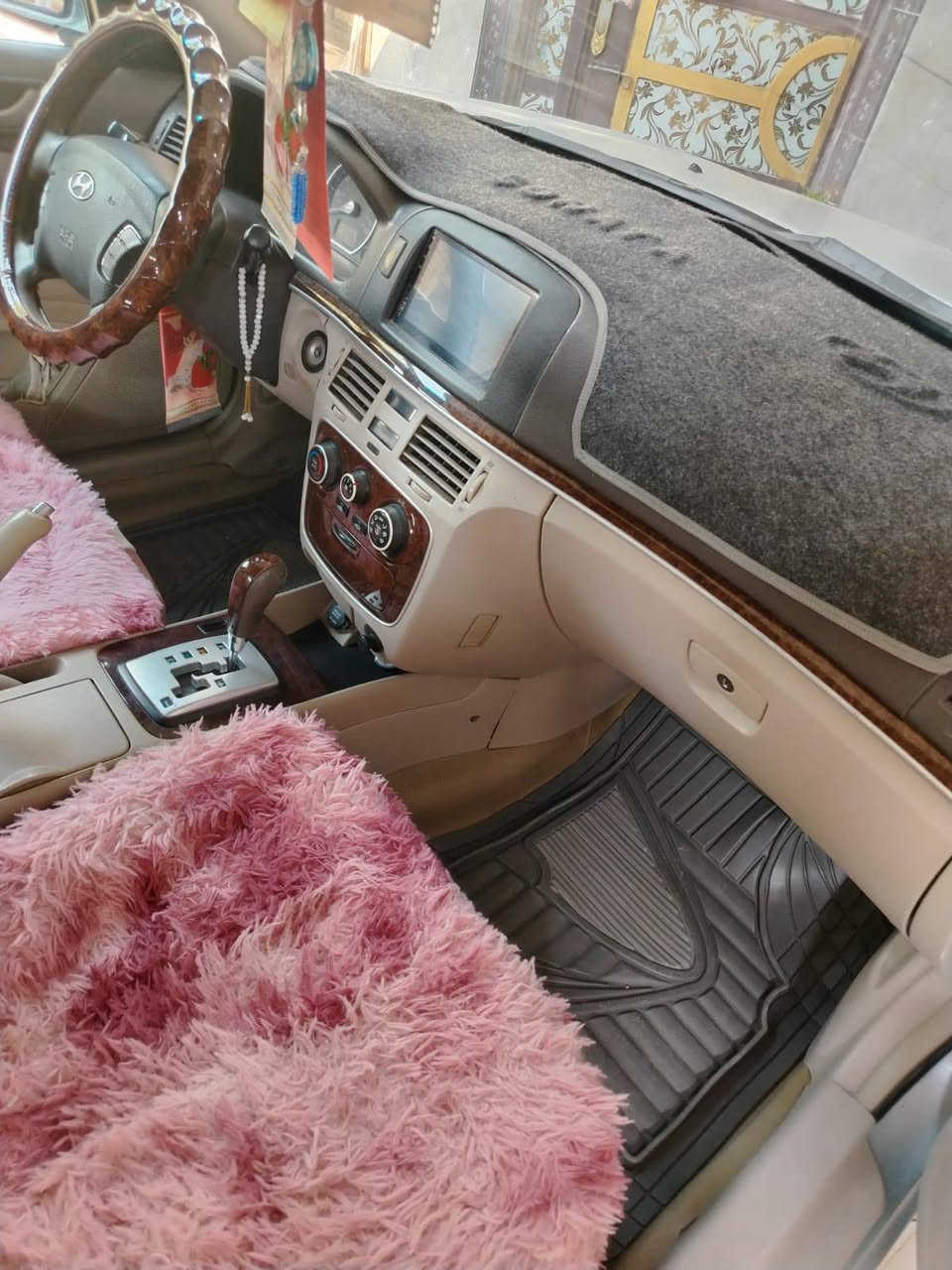 سلام عليكم سوناتا البيع بسمي بغداد 2008 امريكي 
كير ومكينه خير من الله 2400 بيه رشات صبغ بس ابيع 

حزام حادث جاملغ امامي جهته الصدر تصليح بدون تبديل 

تخم تاير جديد حداديه خلفي امامي جديد كهربائيات كله شغاله السعر /93$/بيه مجال حك الجيه العنوان بابل الحصوه متواجد ع هاذ الرقم /***********
