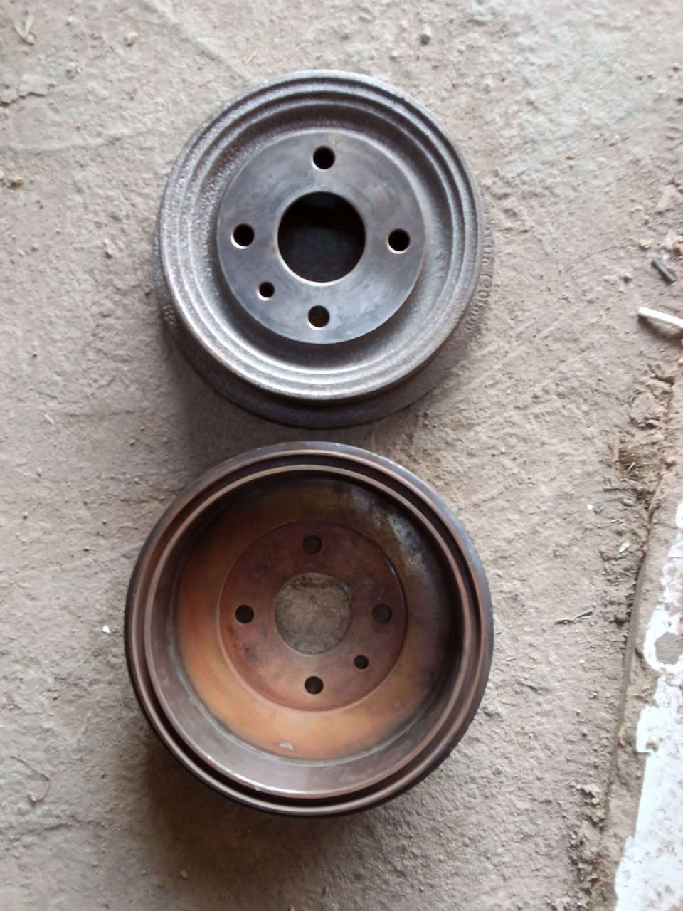 السلام عليكم للبيع اغراض دايو اسبرو كلمن وسعره العنوان بابل المسيب الشارع العام  تقاطع كربلاء بغداد الاتصال على الرقم ***********
