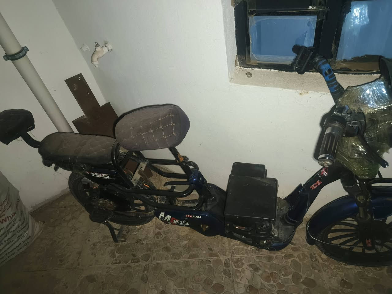 للبيع کرکوک
باتری عاطل

بۆ فرۆشتن 
بەس پاتری عاتڵە


**إذا كنت صاحب هذا الإعلان وتريد حذفه لأي سبب، رجاءا أرسل رسالة إلى الدعم الفني**