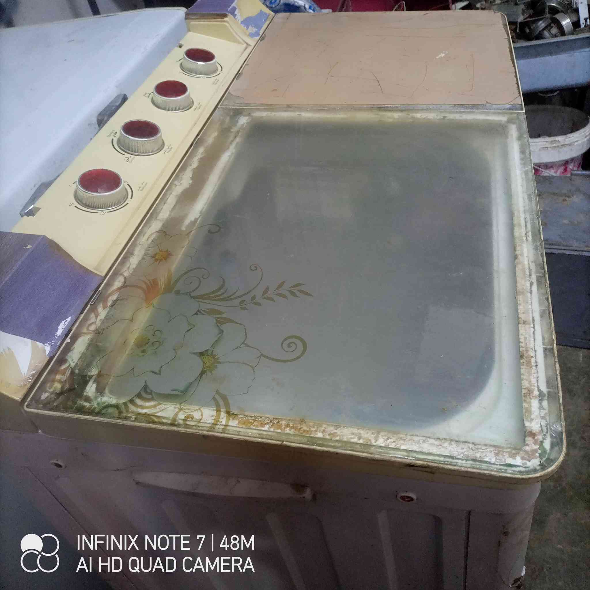 غساله للبيع حجم كبير شرط كل عيب مابيها تاخذها ما عجبك مرجوع السعر ٥٠الف الاتصال***********
