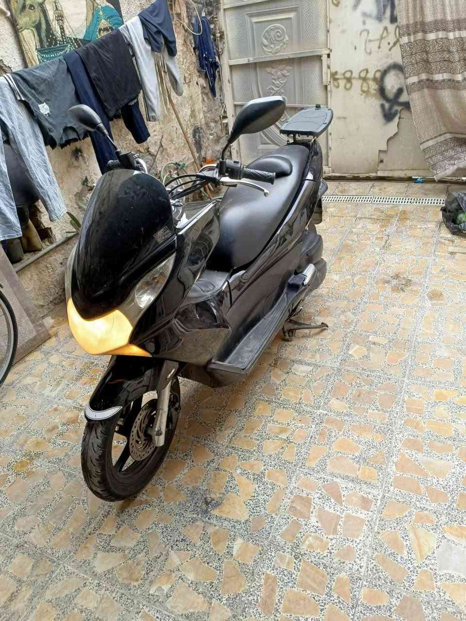 للبيع دراجه بي سي اكس جيل اول مكفولة كفاله عامه الدراجه جديده ماشيه 17الف السعر 12 ورقه قفل الاستفسار على الرقم ***********
