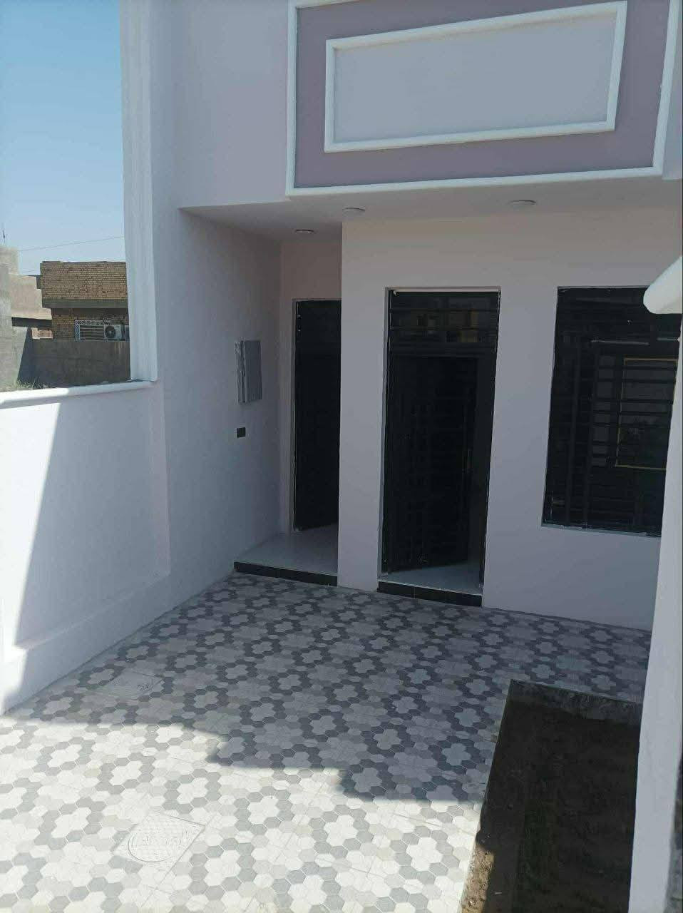 متوفر 👇
(( دار طابو صرف ١٢٥ متر في حي الأمير ال٩٥ )) للبيع 
جهة  مدرسة الشهيد ابراهيم الدلوي 👈🏻بناء طابوق حديث  سقف كونكريت البيت جديد  شغل درجة اولى 
 مساحة ١٢٥متر .. رقم العقار 95/114  يحتوى على : (استقبال _ مطبخ_ صالة _غرفة نوم _ صحيات داخل وخارج) _ بالإضافة الى حديقة صغيرة _كراج  ٦متر كما موضح بالصور  👇 وبسعر مناسب 🥰
#تحويل_مباشر 
للإستفسار مراجعة مكتب الجوادين للعقار الواقع مقابل طابو الهاشمية او الإتصال بالأرقام التالية
 
*********** علي البحراني 
*********** منتظر الزبيدي 
*********** غانم الحساني
