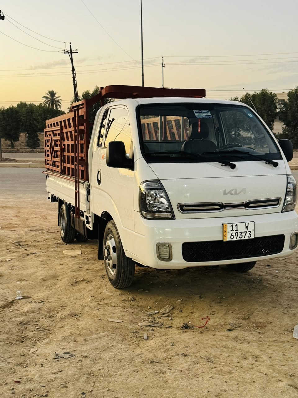 ‏السلام عليكم : للبيع كيا فحل موديل2022 شكل الجديد رقم دولي بغداد  مصفرة ضريبة وغرامات مدور ثاني يوم .السيارة فول مواصفات وجاهزة للشغل كفالة عامة محجر وتحويرة 14 تخم تركي وتانكي 100 لتر السيارة برغي ما عايزة على ايدي اخذتها زيرو يعني مامبيوعة لشخص غيري :
السعر 175$ والشراي بي خير ويدلل  :
مكاني الحله_المدحتية  وهذا رقمي ‭٠٧٨٣ ١٥٠ ٧٣٤١‬
