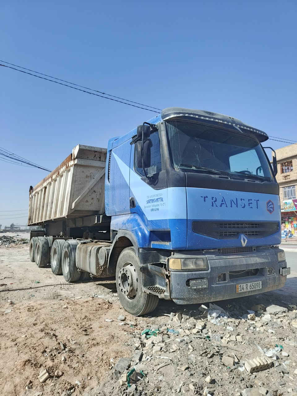 رينو 97 بم ونوزل مجموعه  جيف راس وعربانه 3دناكير 27 متر  او بس 
 اراس تنباع  جاهزه ب 260 وبيه مجال 

***********
