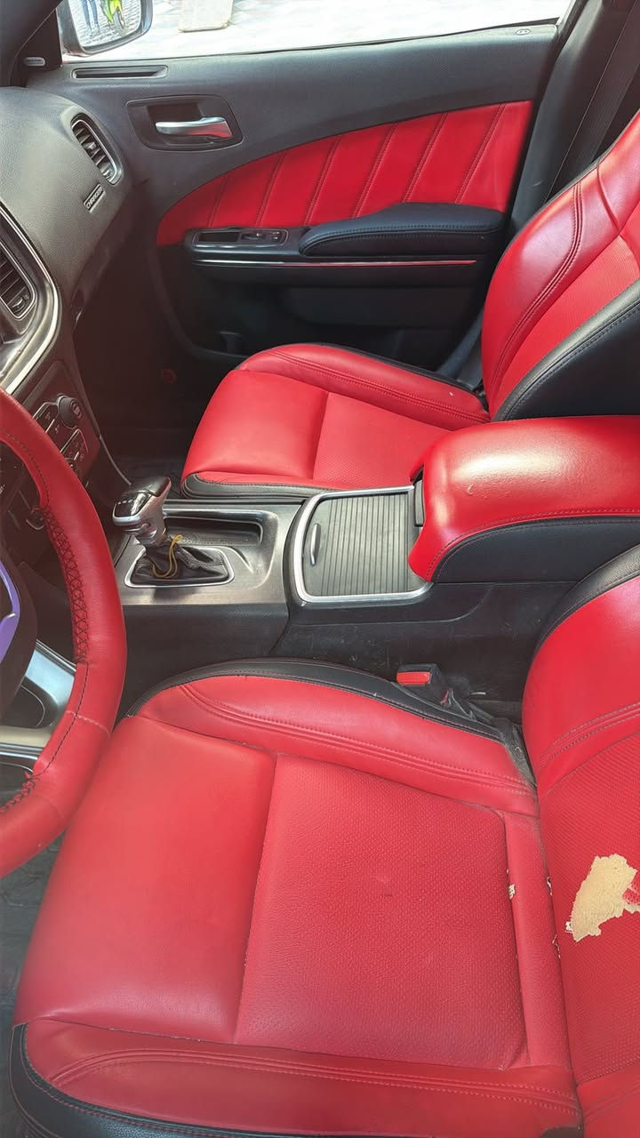 سلام عليكم
جالجر 2018 اصل 5.700 ار تي 
السياره بديهه صافي يخبل احله من الصور 
حادثهه منشور بلصور حادثهه سطحي بيهه جاملغ مبدل وبنيد بيبان بلاديه برغي ما مفتوح بيهن شواصي قماره تكم كفاله مكينه جديده كامله هيه وتفرعاتهه كامله يعني شتريت بجم وشلت غراضهه شديتهه عليهه بيهه س قطع صبغ 
موضحات بلفيديو 
السعر 175 
*********** مكاني البصره
