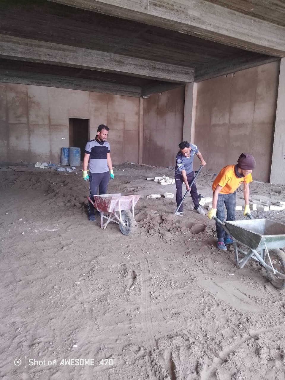 سلام عليكم  / يوجد كادر عمل جاهز  تصعيد مواد  / تنضيف بيوت  / تفليش  / تكشيط  / دفن نهري  / شقلنه ليل ونهار  / وماعليك بكلشي تاخذ شقل جاهز مني  / ومعداتنه جاهز وسياره تجيك للبيت ماعليك بس تصال على رقم/  ، ***********
