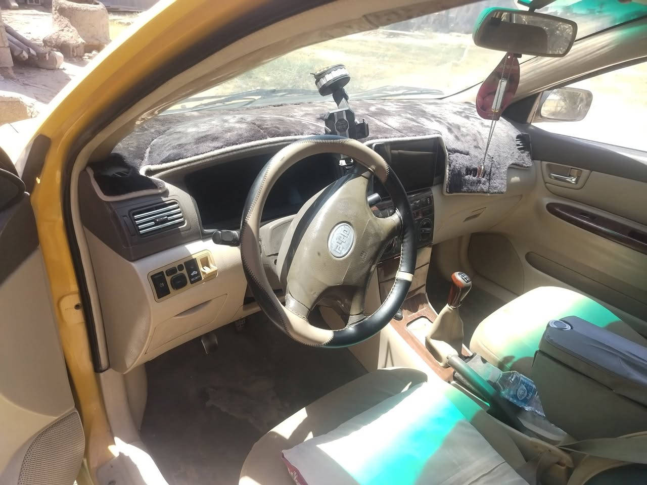 BYD 2011 رقم بغداد فول مواصفات متصرف عليها ربع دينار سياره من البيت للشارع تجي تشغل وتروح السعر 55$بيه مجال
هاتف ***********
       ***********

