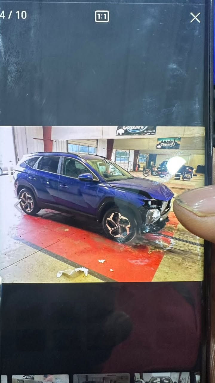 السلام عليكم توكسان وارد امريكي موديل 2022 ماشيا 82 الف رقم اربيل تحويل مباشر مواصفات فول حادثها فقط بنيد بدون دواخل بدون ايرباك 
صور الحادث بالمنشور مكان السياره بغداد الاعظميه السعر 177 وبيها مجال الاستفسار الاتصال ***********
