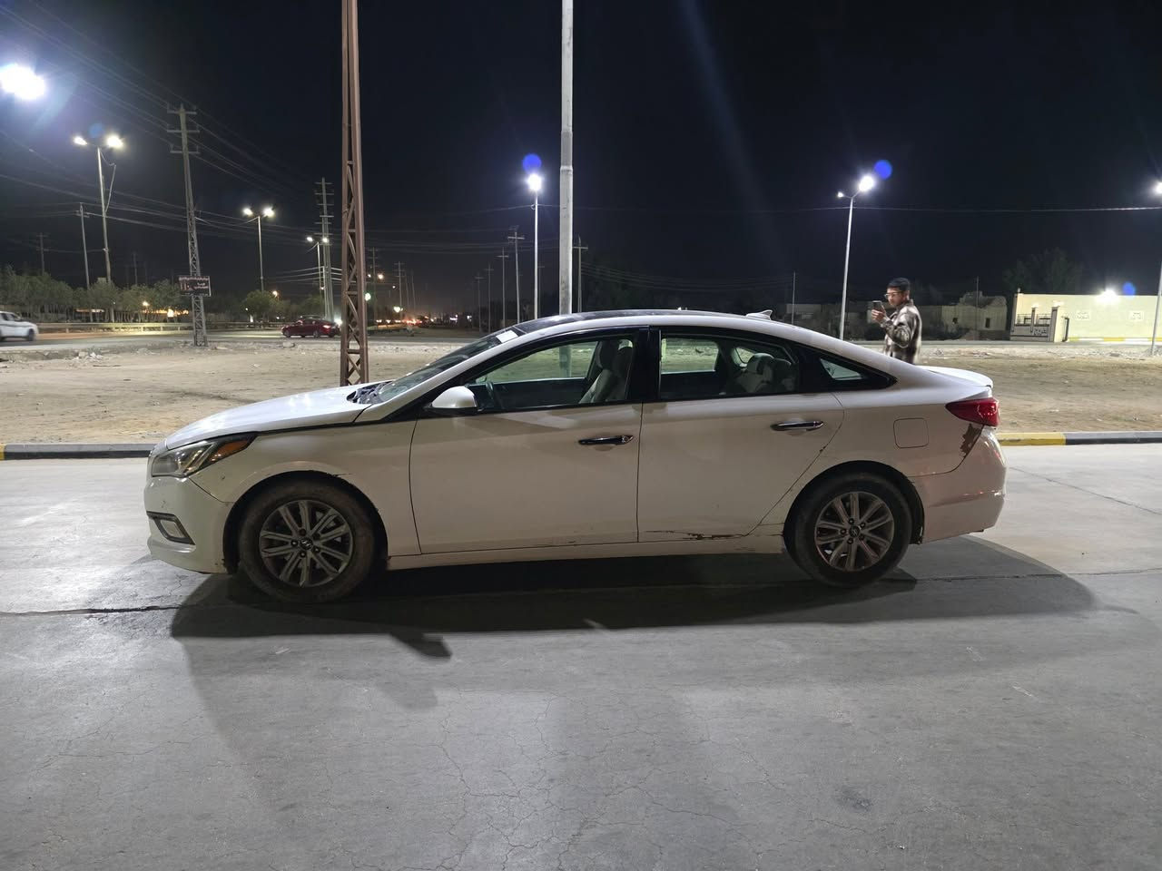 سوناتا مديل ١٧ رقم شمالي جديد سنويه جديده جاهزه من كلشي مابيهه اي نقص محرك وكير وحداده جاهزه بيهه جاملغ وبنيد وبيهه رشات صبغ سعر ٨٨ هاتف *********** عنوان بصرة
