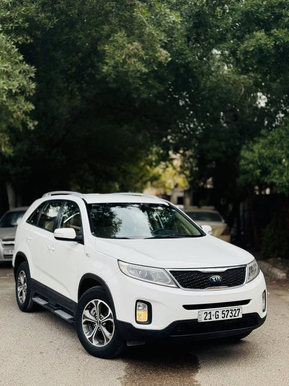 السلام عليكم
سورنتو 2013 خليجي 
مكينه 2.4L دوش
عليها منضومه غاز يعني انسه شي اسمه صرف 
٧ راكب السياره
٣ قطع تبريد
فول تحكمات سترين
حساسسات خلفيه
كامره دواره
نضام نزول منحدرات
اشاير بل مري 
كير مكينه تبريد صدر كله كفاله
بيها صبغ باب السايق وال باب الي وراها اثر شخط والباب الخلفي كلير ملاون 
رقم سليمانيه وكاله عامه ب اسمي
السعر 163 وبيها مجال 
العنوان بغداد اعضميه شارع عمر
***********
