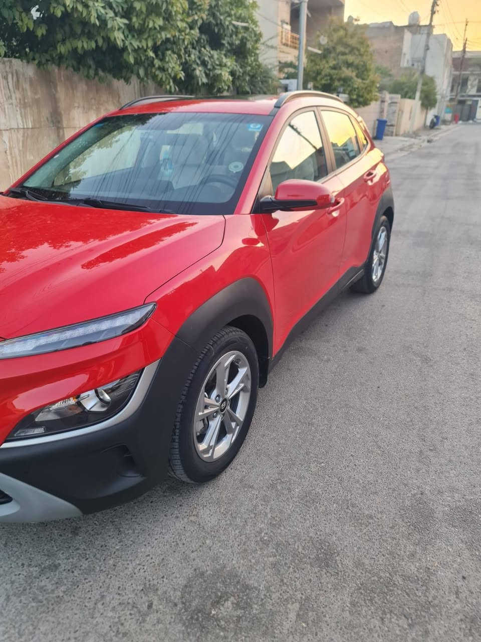 هونداي كونا  خليجي موديل ٢٠٢٣
فوول مواصفات 
رقم بغداد بأسمي الجديد وهزة جديدة 
محرك 2000 دوش
ماشية ١١ الف فقط حقيقي
فتحة سقف
تبريد شاشة 
بصمه تشغيل وتشغيل عن بعد
ترحيب عند الاقتراب
لدات نهارية
كشن السائق كهرباء
شحن وايرلس
/منافذ شحن 
حساسات امامي وخلفي
نظام نزول وصعود منحدرات 
تحديد مسار ومانع انزلاق
اربع مودات قيادة
شاشه تاب كبيره اصلية
٦ ايرباك وداخل بيج  

السيارة مكفولة كفالة عامة من كلشي حديد ودعاميات ومن الشخط ورصعة وبارد وصبغ وحالوب وتبديل  سيارة مال بيت برغي ممفتوح بيها نهائياً تايرات الشركة بيها والسيارة داخل الضمان شركة الت ساك
السعر 173 ورقة  وبيها مجال جدا بسيط 
رقم الهاتف  *********** ابو عبدالله
العنوان بغداد /حي العامل قرب شارع المطار
