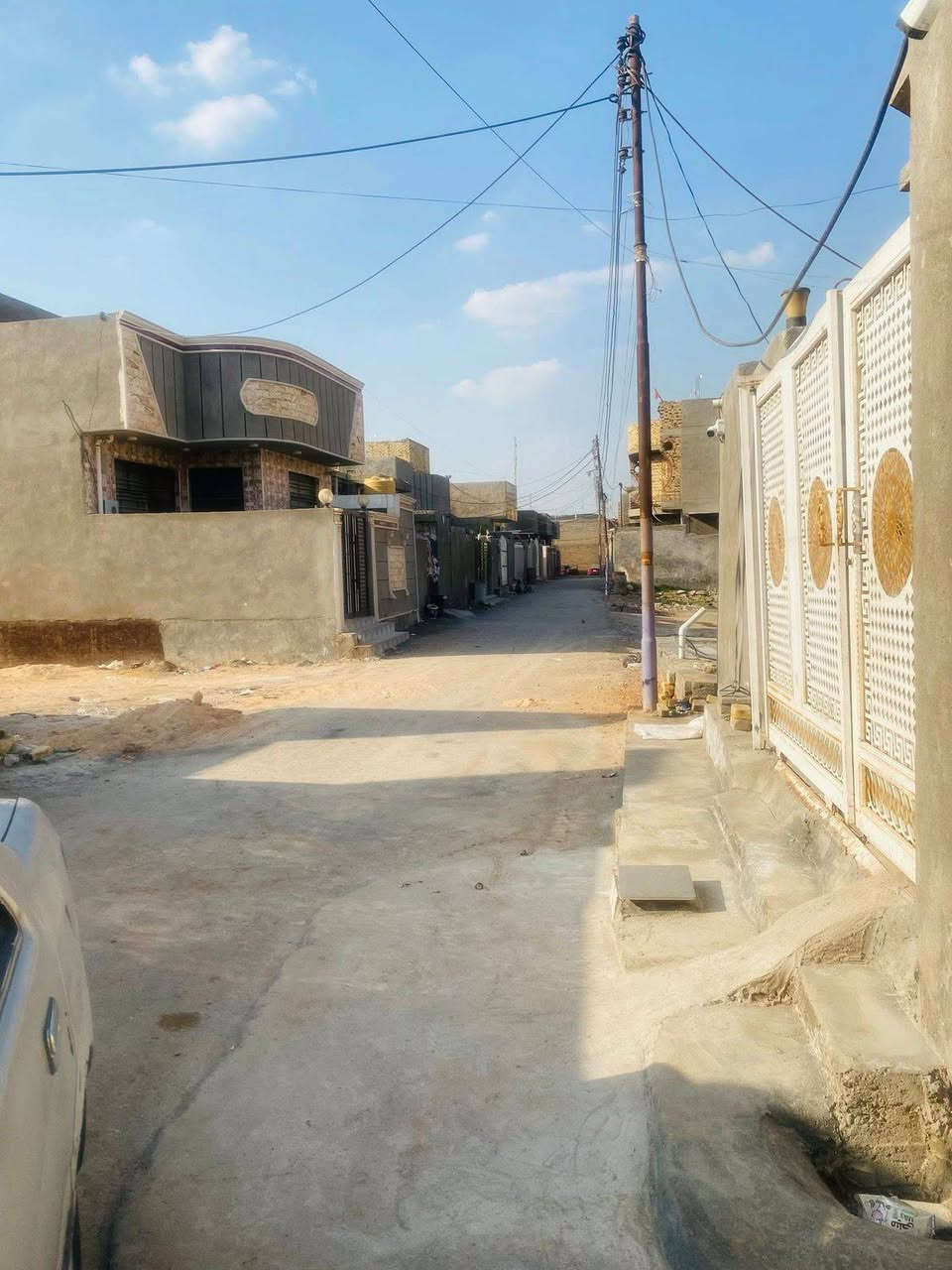 دار للبيع الطهمازية عمود ٩٩

بالفرع المقابل فرن صمون ألف عافية

جنس العقار زراعي سند ٢٥

المساحة ٢٠٠ متر سنة البناء ٢٠٢٣

يحتوي الدار على طارمة كبيرة مرافق صحية خارجية صالة مطبخ هول حمام داخلي غرفتين وترك

وفوك غرفتين وبيتونة كبيرة

النواقص أرضية الطابق الأول صب بالكامل والفوك غرفتين مسقفات وبيهن شبابيك

السطح مزفت

السعر ٨٠

للاستفسار خاص او تصل ***********
