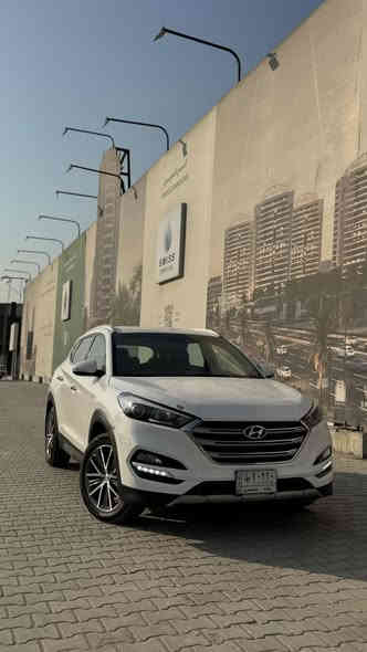 🚗 للبيع:  هيونداي توسان خليجي
📍 مكان السيارة: بغداد – الغزالية الكفاءات
📞 للتواصل ***********
💰 السعر: 168 ورقه – قابل للتفاوض
📊 المسافة المقطوعة: 175 الف  كم
🛠️ المحرك: 4 سلندر – 2000 cc

⚙️ المواصفات عاديه
شاشه و كامرا 
لد نهاري
مري شفط
تحكمات ستيرن 
نظام ايكو 
حساسات
مود درايف

⚠️
السياره بدون صبغ 
فقط بارد بالجاملغ و حافة البنيد بارد 
و مكشر الصبغ شوويه 
الجاملغ الخلفي بيه ضربه بسيطه بدون ما يوكع الصبغ ترجع بارد كل صور موجوده بيه تفاصيل

📌 تفاصيل إضافية:
• رقم السيارة: بغداد 
• باسم المالك تحويل مباشر
• لون السيارة: ابيض
    * حالة السيارة ممتازه
