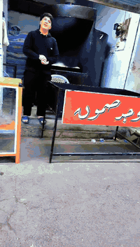 السلام عليكم فرن دوار بسعر 17 ورقه للبيع يشتغل كيس ونص إلى كيسين بدون مطاعم في حي القدس ايجار 150 
***********
