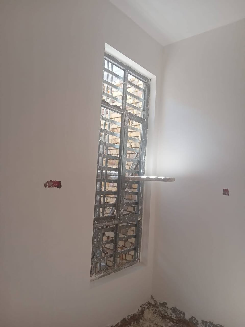 خلفه لبخ وبياظ وجص متفرغ حاليا شغل درجة أولى الاتصال ***********
