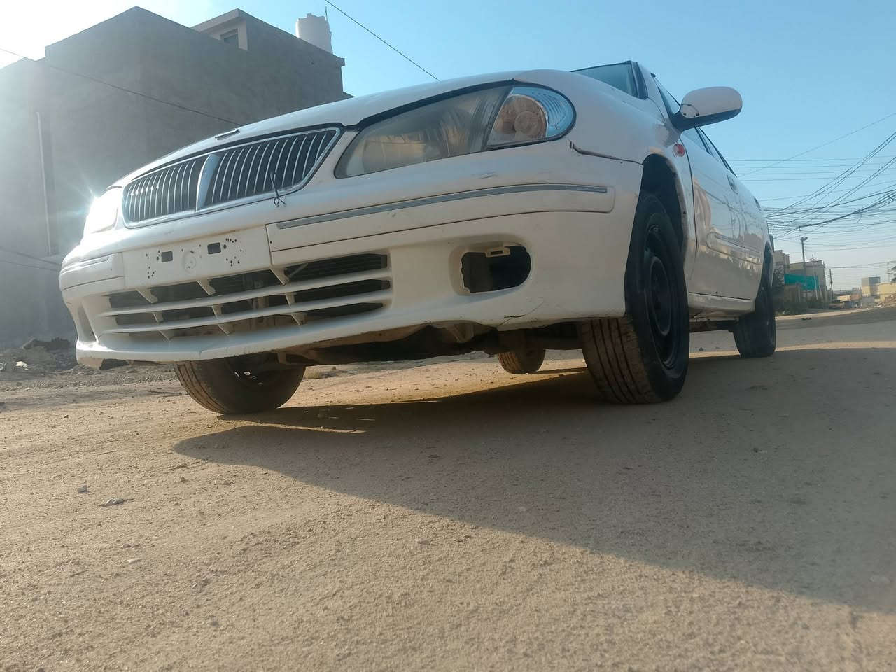 السلام عليكم السيارة مزاد وزارة الداخليه بيها وكاله بسمي اقل الشهر يجي قرصها ترقيمها عل دوله نيسان سني 2003 مكينه وكير  وتخم تاير مكفولات حداديه نص عمر مكفوله من الحادث بيها مكانات صبغ مكاني كربلاء المقدسة// رقم الهاتف/*********** السعر /55
