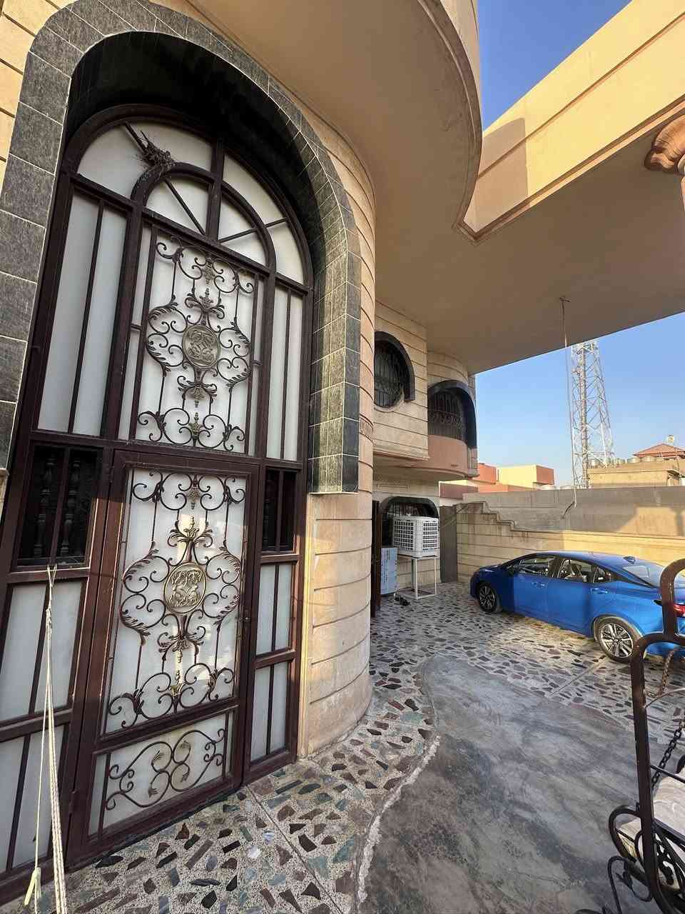 #إعلان  #عقارات  .,.  #بيت   #دار_للبيع  300م 
(قرب المحافظة الجديده + مقابل المعهد التقني  )
طابو صرف🏡 

#الواجهة : 15م  🖼️
_________________
#المحتويات
الطابق الاول:
استقبال- هول - مطبخ حار بارد- غرف نوم عدد2 
- صحيات+ مخزن _ كراج سياره 

الطابق الثاني :
غرف نوم عدد 2 _ صحيات  _ مخزن _بلكونه
 
#السعر __  (340 ) مليون مع المجال للمعامله
: يرجى الاتصال ع الارقام التاليه
 ***********📞
***********📞
* نستقبل جميع عروضاتكم السكنية 🏠 والتجارية 🏡 بكافة مناطق كركوك  
.......................................
للمزيد من المعلومات مراجعة

 عقـارات الأبـــــــــــــرار  
حي الواسطي. مقابل المواد الغذائية 

ملاحظة نتعامل بالعقارات الطابو صرف فقط
