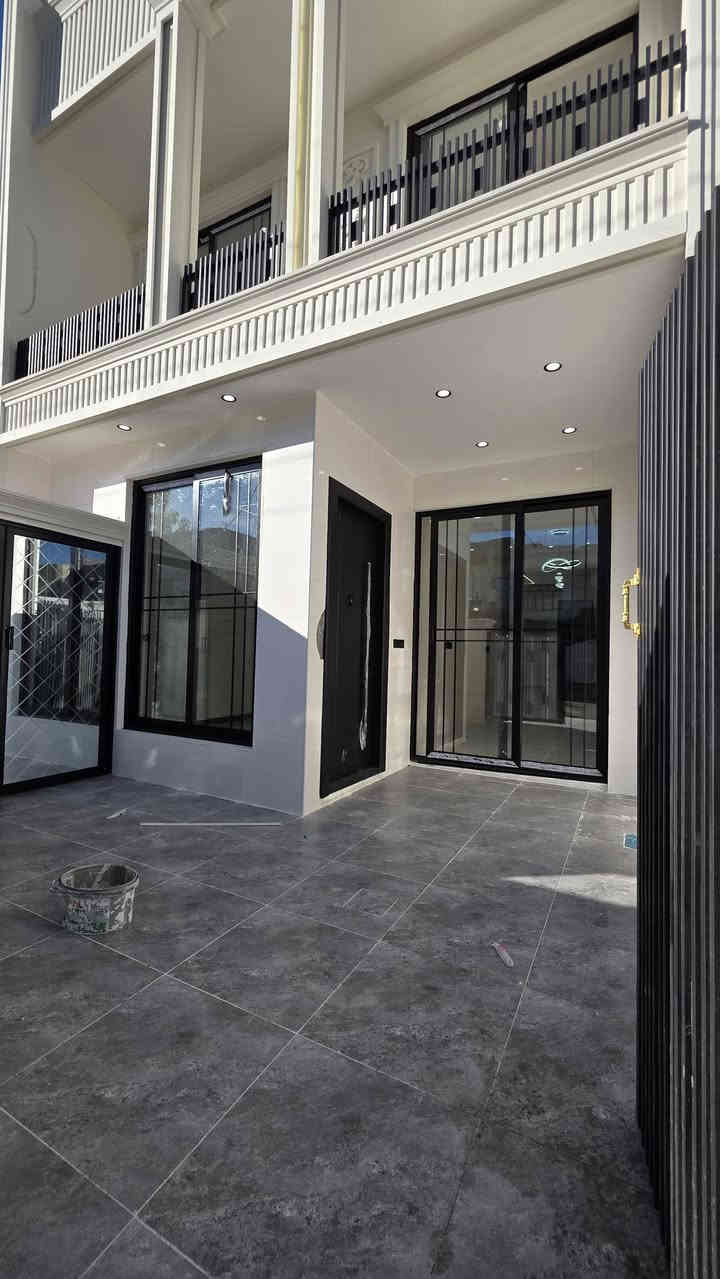 #خانوو_بۆفرۆشتن | #بیت_للبیع

🏠 خانوو بۆفرۆشتن لە 5 حەسارۆك[بەشی هاوکاری]
🔹125مەتر سفر فوول VIP لەسەر شەقامی 15مەتری
🔹 2 طابق + بەیتوونە
🔹 4 ژووری نووستن (1 سویت)+دیوەخان
🔹 مطبخ + مطبخ عمل
🔹  2 ھۆڵ 
🔹 2حەمام + 3 مرافق
🔹 دکتی موبەریدە                                                                #ڕووی ڕۆژهەلاتە
📞 ***********           
🔹 بۆزانینی نرخ ژمارە 1 بنووسە یان پەیوەندی بکە
▫️▫️▫️▫️▫️▫️▫️▫️▫️▫️▫️▫️▫️▫️▫️▫️

🏠 بیت للبیع حی ٥ حساروك[قاطع هاوكاري]
🔹 125متر  زیرو  فوول VIP علی شارع 15متری
🔹 طابقین + بیتوونە
🔹 4 غرفەنوم (1 سویت).+استقبال
🔹 2 صالة
🔹 مطبخ + مطبخ عمل
🔹 2حمام + 3 مرافق
🔹 دکت مبردة                                                                          #اتجاە شروق
📞 ***********
📞 ***********
🔹 لمعرفە سعر اکتب رقم ۱ او اتصل
▫️▫️▫️▫️▫️▫️▫️▫️▫️▫️▫️▫️▫️▫️▫️▫️
✰ ئەگەر موڵکەکانتان دەفرۆشن وێنە و زانیاری بنێرن کڕیارتان بۆ دەدۆزینەوە.
