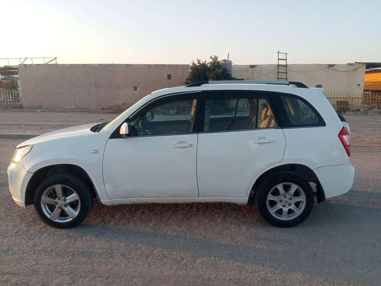 السلام عليكم تيكو للبيع موديل 2013 سياره بيه ثلاث قطع صبغ جاملغ باب وجاملغ الامامي كير كهربائي مكان السياره النجف الاشرف سعر 44 وبيه مجال ***********
