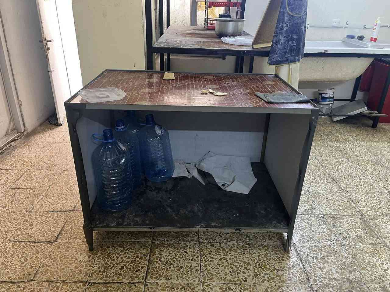 اكثر من ميز للبيع للاستفسار
***********
العنوان - موصل
