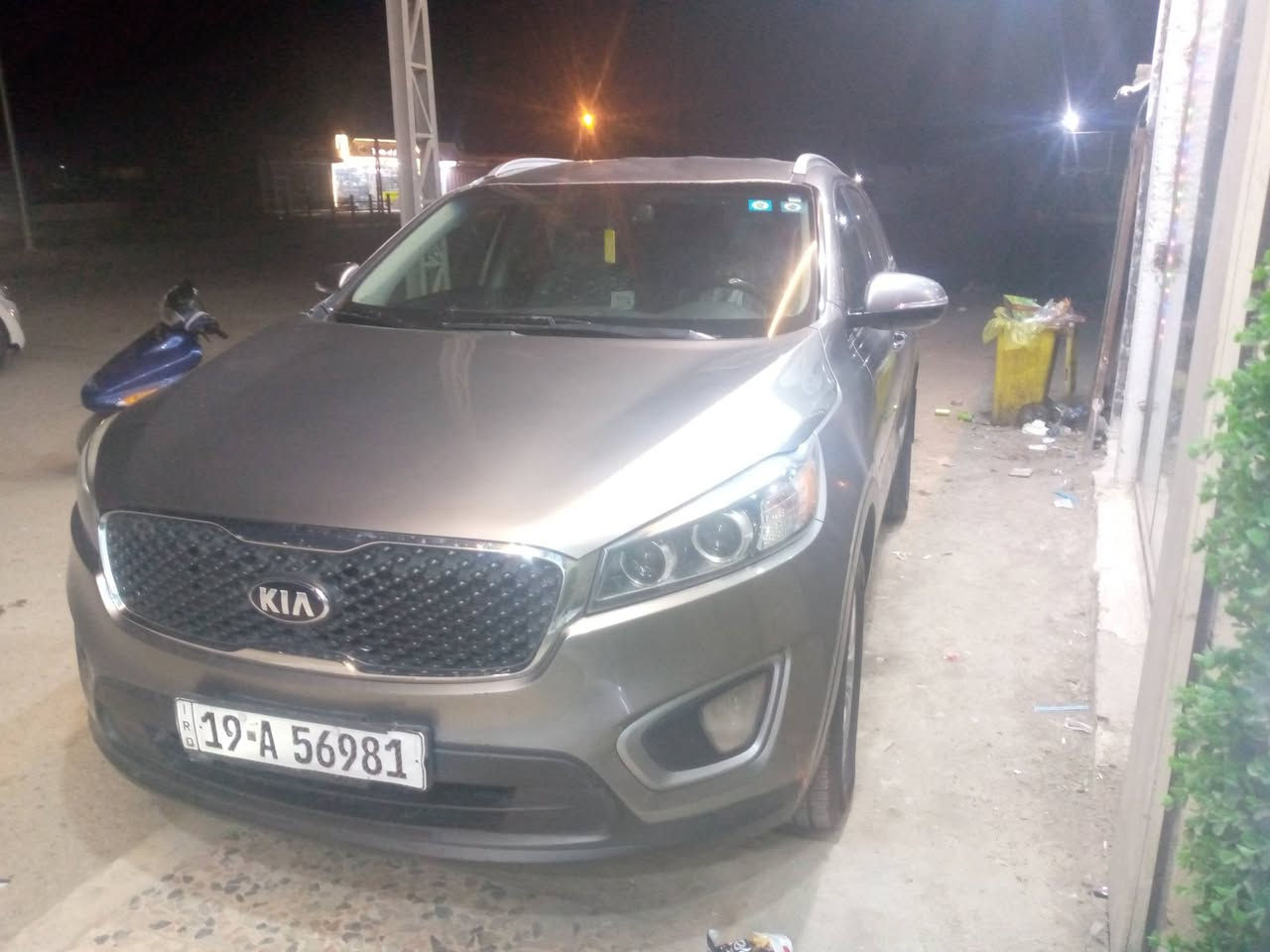 سورنتو  17امريكي رقم كربلاء ضررها مؤشر عليه بصور حادثها بابين جهت السايق مع رش صبغ المكان بدون تبديل بدون ايرباك بدون دواخل  محرك 2400 بيه خيط بخار قليل تبريد شغال تخم تأثير حداديه 5راكب للبيع او مراوس السعر والتفاصيل ***********
