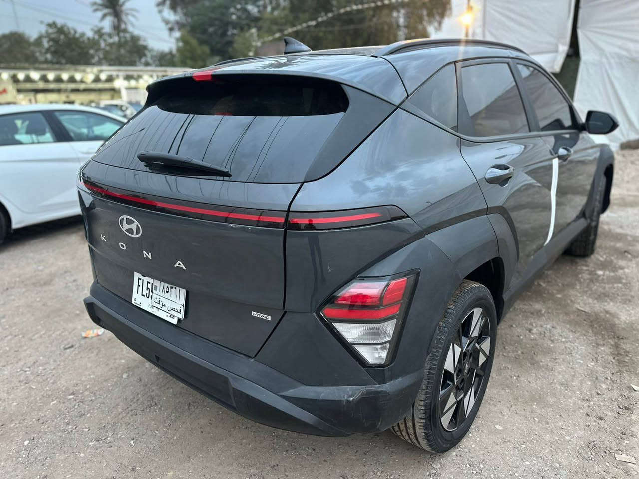 ✨ كونا 2024 لون إسمنتي ملكي  بدون رقم منفيس بأسمي✨🚗

للبيع كونا وارد موديل 2024لون إسمنتي ، ناعمة جديده بوضع الشركة ماشيه 8ميل فقط 

الحادث موضح بالصور 

⚡ ماشيه 8  ميل بس! يعني بعدها ما مشت حرفياً.

🔹 المواصفات:

 • شاشــة جبيرة متّصلة

 • أنظمة قيادة متكاملة

 • تحكمات ستيرن كاملة

 • رادار أمامي

 • حساسات أمامية وخلفية

 • تدفئة كشنات + تدفئة ستيرن

 • نظام توقف ذاتي

 • تحديد مسار

 • السيارة بوضع الشركة 100%

💰 معروضه بسعر مناسب 

و بي مجال بسيط للجادّين فقط

📞 للتواصل: …

***********☎️

***********☎️ بغداد, العراق
