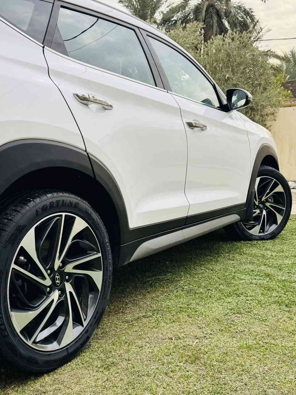 🔚 السلام عليكم

توسان خليجي للبيع  

⚔️ الموديل2019

⚔️الون ابيض 

⚔️محرك 2000دوش جديد ومكفول

⚔️كير اوتو ماتيك 

⚔️3انظمة قيادة 

⚔️مري كهرباء وشفط واشاير بل مري

⚔️اربعه ويل كب 🛞🛞

⚔️بلوجكتور لد  خمس عدسات 

⚔️تحكم ستيرن جهتين 

⚔️كامرا 🖥️🖥️

⚔️تبريد خير من الله ❄️❄️

⚔️داخل لونين  

تبريد قطعتين 

⚔️ رقم انكليزي بغداد وسنويه بأسمي لحد 2029

⚔️السياره ماشيه 112 الف كم 

⚔️ملاحظه السونار مرفق  🔚  

💵💵السعر205 وقابل للتفاوض 

📞📞رقم الهاتف *********** الخاص غير موجود
