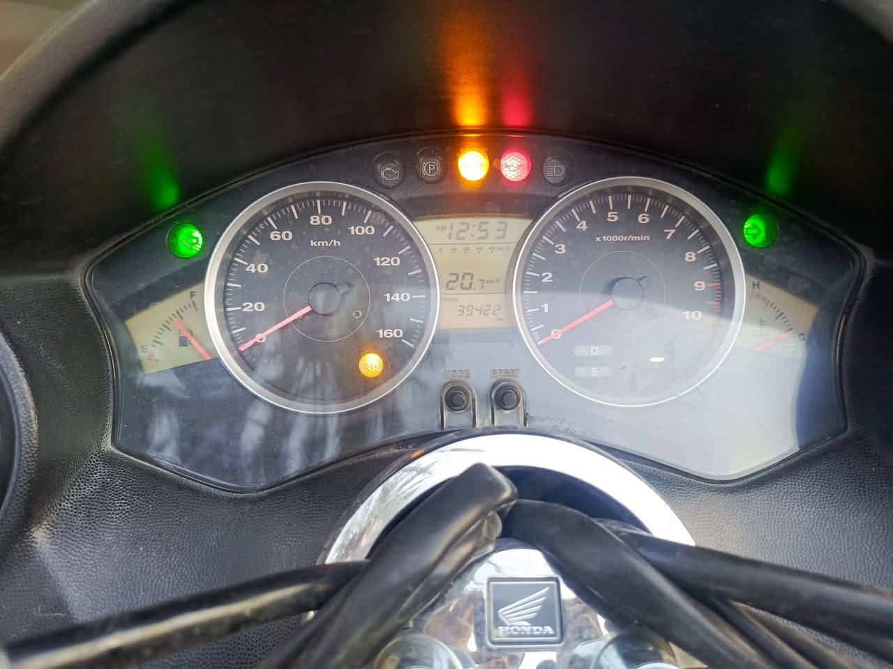 سلام عليكم دراجة للبيع فوزة 0/10فول مواصفات  رقم نكليزي لستفسار ***********
