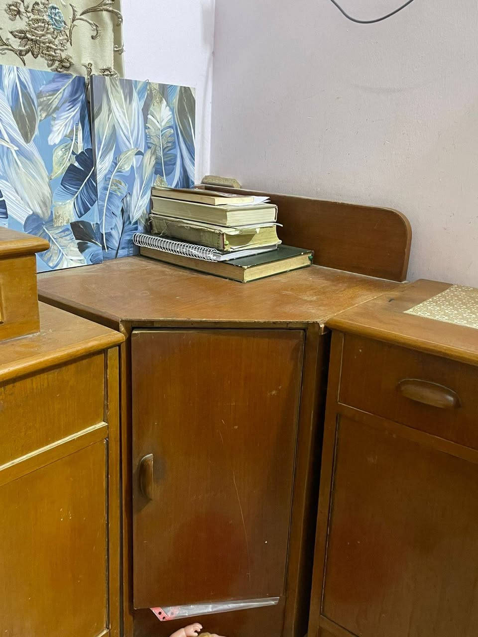 غرفه للبيع مناسبه ب500 وبيها مجال حله شارع 80 الاستفسار ***********او ***********
