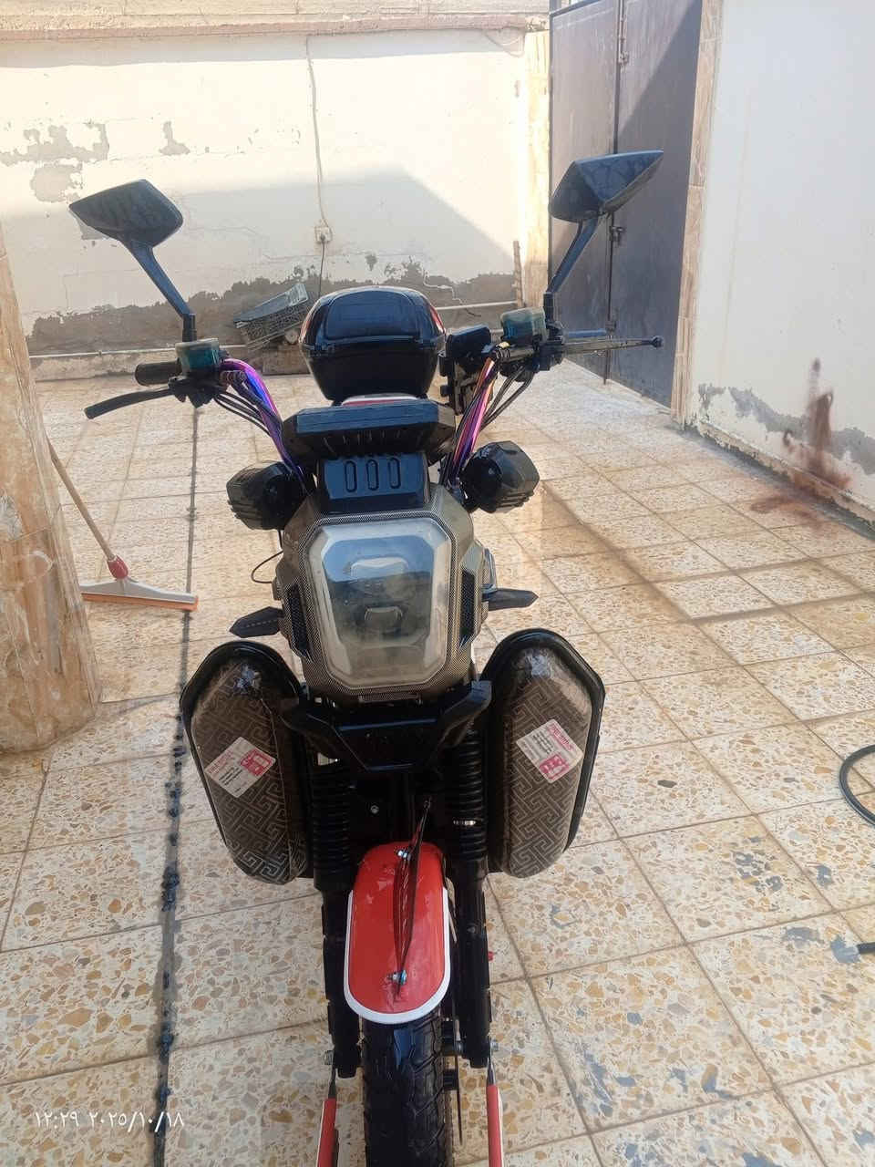 السلام عليكم موطور هيوشه للبيع فقط موديل 2025 كامل من كلشي ماناقصه برغي تجي تفحص بعينك بطاريات الك الفحص السعر (650)وبي مجال هـ***********
