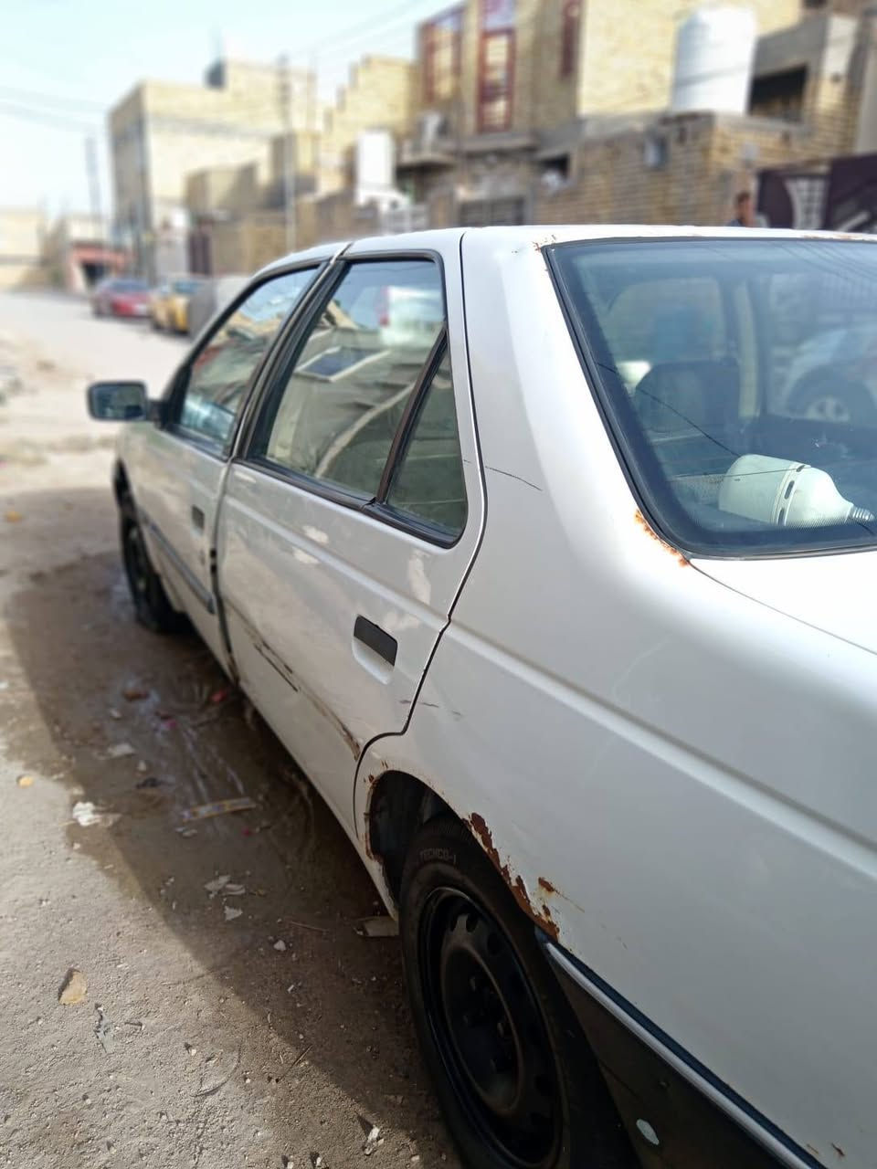 السلام عليكم
بيجو روى موديل 10 
محور ونجي 4 سلندر وگير اوتوماتيك واكسن ياباني 
المحرك بيه بخار 
تخم تاير جدد باتري جديد 
شواصي نظيفه 
مكفوله من الضربه والصبغ 
بيها خياسات شوف العين 
رقم ذي قار تحويل 
مكان السيارة ذي قار الشطره 
السعر 20 

*********** واتساب واتصال 
***********
