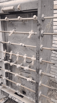 للبيع مكان حي العامل بغداد السعر ٥٠ مابيهه اي كسر جديده بس متروكه يراد...