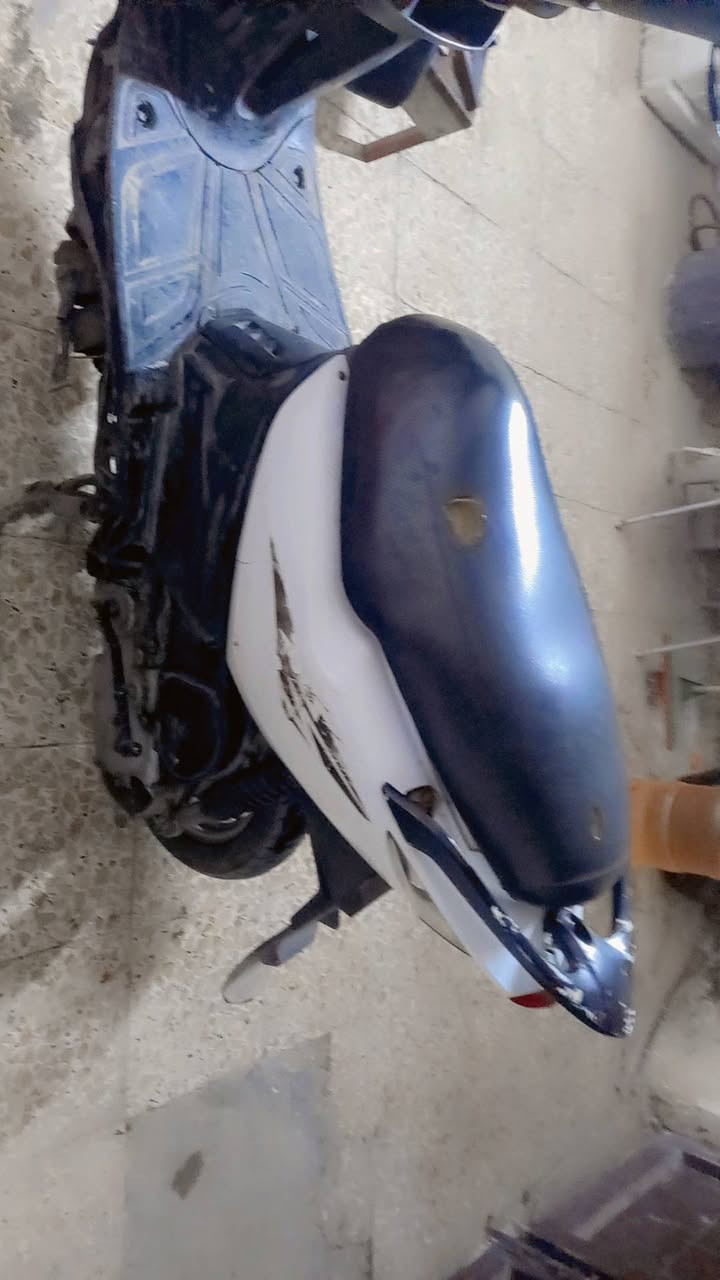 السلام عليكم دراجه ماكس امضلع 120 دراجه كامله من كلشي دراجه شغاله سلف او هندر بي باتريه تعبان دراجه بيه صالنصه FM او بيه قطره رياضي دراجه كامله السعر 200 قفل المكان بغداد الحريه الثانيه الرقم *********** واتساب
