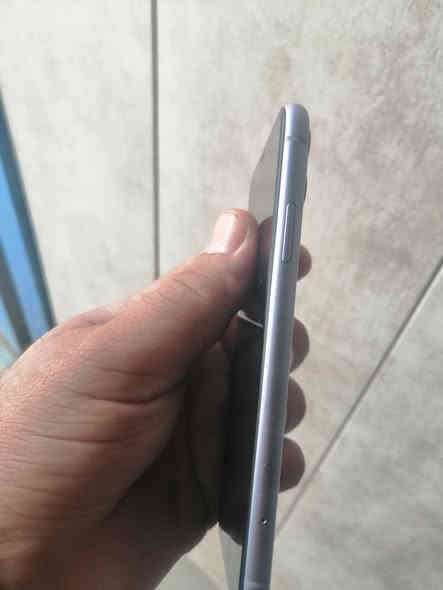 ايفون 11 مامفتوح ذاكره 128 بطاريه 83 السعر 230 الف الاتصال على الرقم ***********
