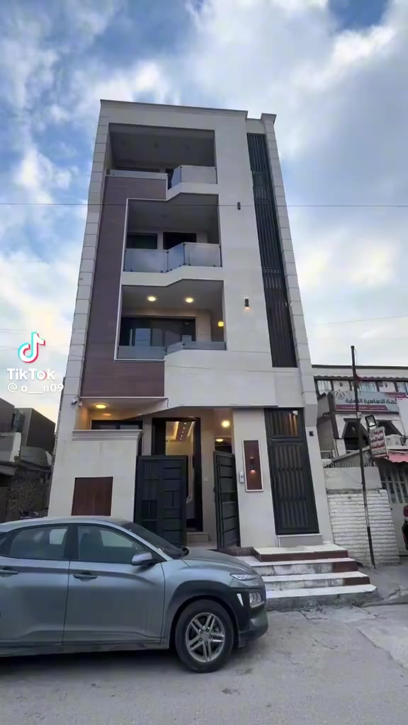 🔹بنايه حديثه   __ بناء 2024__ للبيع 🏦🔹المساحه 93م.                     🔹واجهه 6,20__ نزال 15م🔹#زيونه  __ محله_710🔹يحتوي __ 4 وحدات سكنيه الوارد الشهري ممتاز       🔹للاستفسار اكثر/***********.  _____ ☎️🔹مكتب ابو اركان للعقار 👨‍💼بأداره المهندس عمر 🔹العنوان # زيونه #محله ٧١٠ شارع جامع وهيب الفرج مقابل.                         اسواق الماسه🔹نستقبل طلباتكم على مدار ٢٤ ساعه
