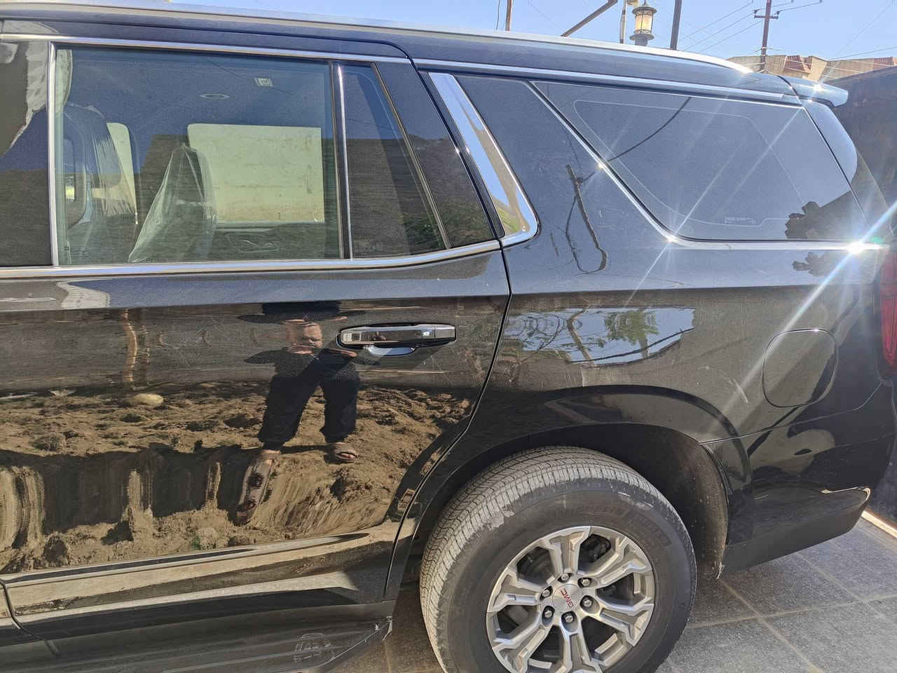 السلام عليكم ورحمة الله وبركاته
تقبل الله طاعتكم ووفقكم 
يوگن 2023 فئة sle
سيارة واردة خليجي الممشى 52 الف
رقم بغداد دولي 
سيارة على وضع الشركة
الداخل جديد
السيارة بيهة
جامرلغ ايمن والباب بي شخط فقط ومكحل بكارت
المواصفات مال السيارة اكيد معروفة لاهل الخبرة وميحتاج اذكرهة
سعر السيارة 457$ وبي مجال بسيط 
مكان السيارة 
صلاح الدين تكريت
***********
