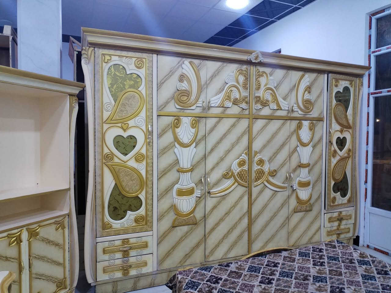 - خشب عراقي فول"   🚪
- غرف نوم" 🔥🪵
- كناتير باب" 2/3/4/5🚪
- بوفيات" قـ متر ونص 2 مـ 3 مـ
- العنوان" الـرمانةة البـعبيد
- للـستفسار"وتسـاب ***********
