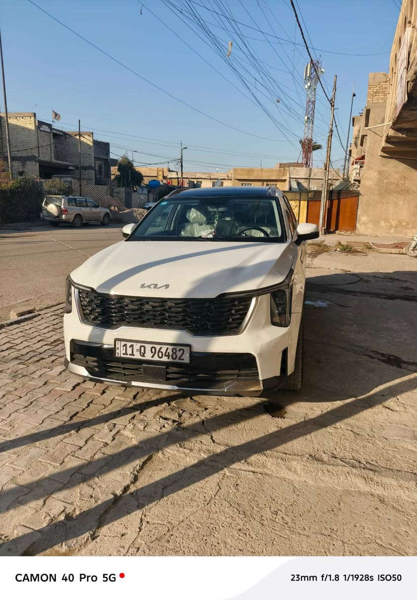 سورنتو خليجي موديل 2025  ماشية 18 الف  محرك 6 سلندر  فول ما عدا الكامرات الجانبية السعر 292 وبيها مجال قليل تفاصيل اكثر ***********
