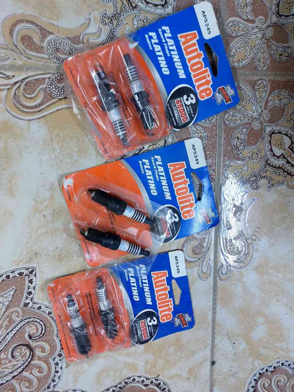 السلام عليكم.  بلك الأصلي  اوتو لايت لسيارات كلايزر7راكب. محرك 3300 موديلات 91_95.  سعر التخم 25الف كما يوجد توصيل لجميع محافظات العراق وتساب اواتصال ***********
