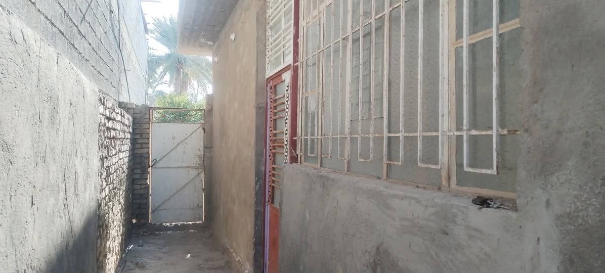 السلام عليكم بيت للبيع المساحة ٣٠٠م يحتوي بناء ١٥٠م حديقة ١٥٠م المكان الشعلة الدوانم شارع لابلوك السعر ٨٥ وبي مجال للإستفسار الاتصال علئ ارقم *********** مكلف بل نشر
