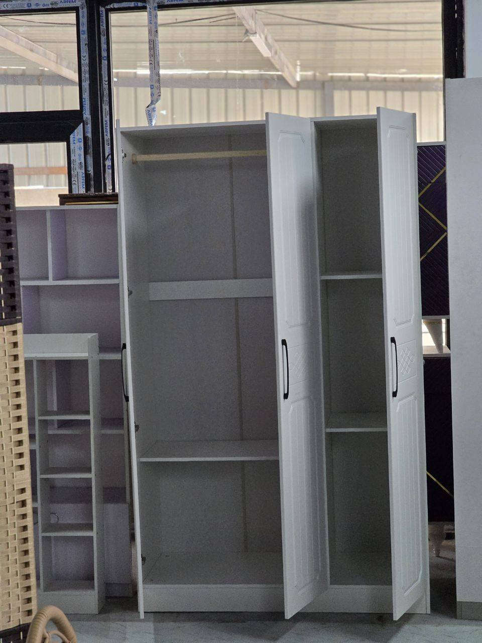 ~ قسم الأثاث المتنوع / كناتير ~
• كنتور 3 باب خشب 
• العرض : 120 سم
• الارتفاع : 200 سم ( 2 متر ) 
• العمق : 52 سم 
• للحجز والاستفسار :
- مراسلة الصفحة .
- وتساب : ***********
• يتوفر توصيل لجميع محافظات العراق .
FU Adverts
#fuadverts
