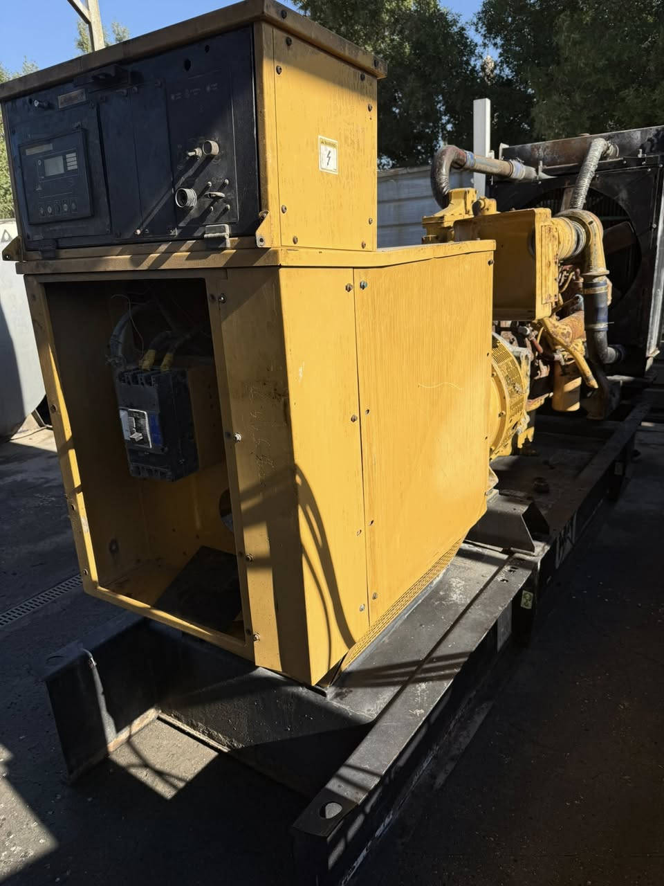 سلام عليكم مولدات للبيع كتر بلار توليد 400بيهه خيط بخار كمنز 24 لابخار ولا تنقيص براس توليد 250 كيفي خانه واكفه افيكو 37 توليد 400 مجفته جديد غراضهه كلهن جدد فم سوبر نوزلات مسويهن كورات بساتم كله جديد بس مكسور دوش وطلع الضراع ايهلهل  مكانهن سيديه ابيع شلع او وحده اتصل ودلل ***********
