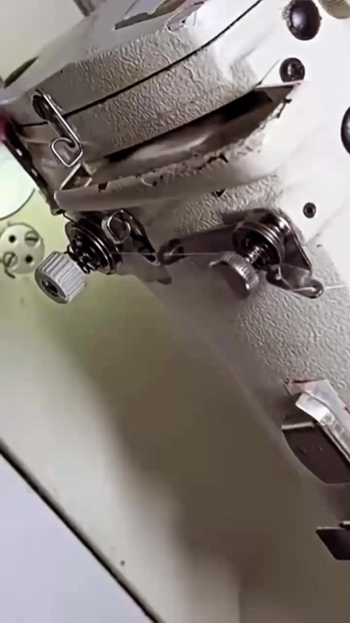 🛠️ معلومات تفيد كل خياط وخياطة

شاهد الفيديو للنهاية وتعلم الطريقة الصحيحة 👌
وإذا عندك أي سؤال عن مكائن الخياطة اكتب لنا بالتعليقات.

📦 متوفر لدينا مختلف مكائن ومستلزمات الخياطة الأصلية
🚚 توصيل إلى جميع محافظات العراق

شركة هورمان - عالم مكائن الخياطة
📞📩***********📩📞
#مكائن_الخياطة
#تصليح_مكينة_خياطة 
#مكائن_خياطة_صناعية 
#طريقة_تبديل_ملف_الماصول
#شلون_اصلح_مكينة_الخياطة
