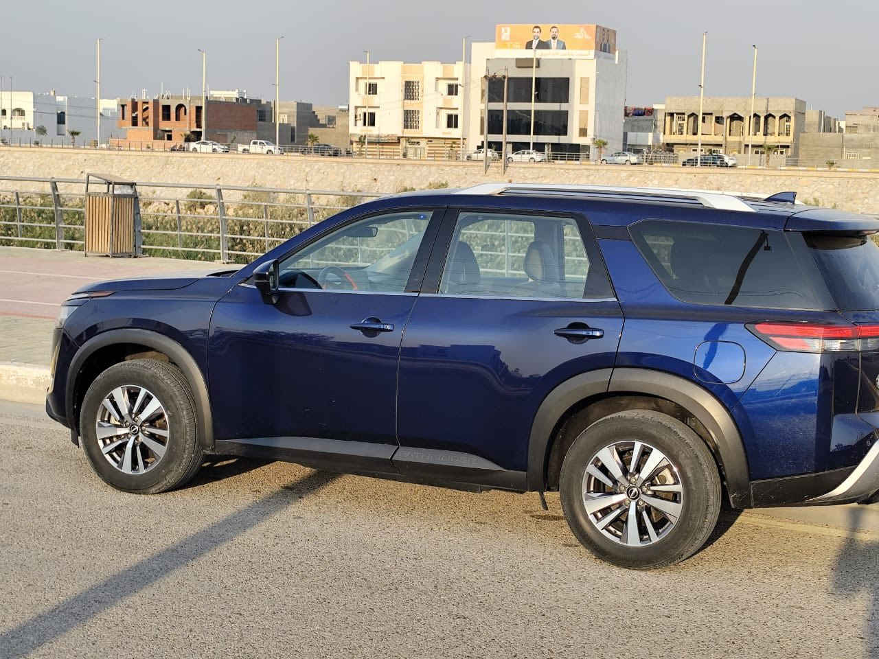 Nissan Pathfinder 2023  SL

عداد المسافة 40000 mile 

المواصفات 
فول مواصفات SLعدى الفتحه

بصمة تشغيل

بصمة ابواب

سبعه راكب 
ثلاث قطع تبريد

تشغيل عن بعد(Remote Start) 

صندوق شفط كهربائي 

كاميرات محيطية 360°

رادار امامي (تحديد مسار)

رادار جانبي (نقاط عمياء)

رادار خلفي (تحذير من الاصطدام)

حساسات امامية+ خلفية

كشنات جلد

كشنات تدفئة 

تبريد قطعتين لمس

بردات خلفية 

تحكم وضعيات القيادة...Drive Modes 

اوتو ستارت Auto Start 

اوتو ستوب Auto Stop

شفتات استيرن 

هيتر استيرن

Apple Car Play

Android Auto 

هاند بريك بصمة

اوتو هولد Auto Hold

مانع انزلاق+ABS

شاشة كبيرة لمس+كاميرا

منافذ AUX+USB

***********
