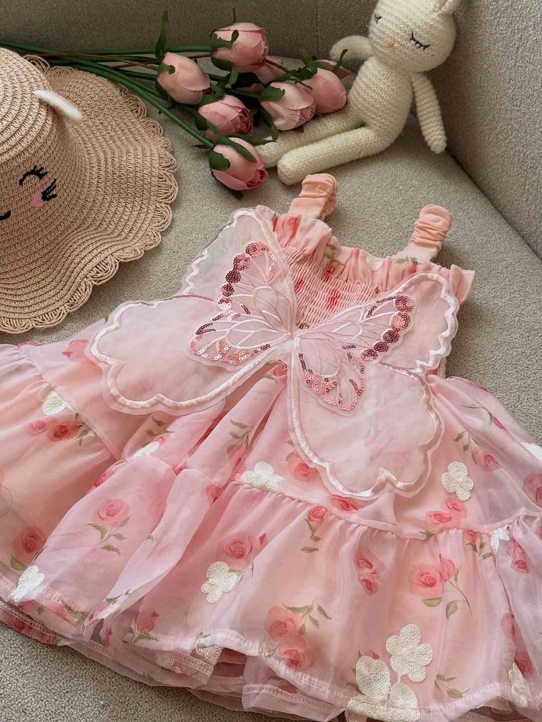 ⁨	من الكولكشن بناتي 🎀
فستان بناتي بتفاصيل فراشة ناعمة ولمسات انيقة 🦋🤍
متوفر بلونين 💖🤍

• المقاسات: 11 شهر - 4 سنوات
• السعر: 16,000 د.ع 

• قبعة + جنطة
• السعر : 12,000 د.ع
#اكسبلور_فولو #ترند #فراشة #اكسبلور⁩


**إذا كنت صاحب هذا الإعلان وتريد حذفه لأي سبب، رجاءا أرسل رسالة إلى الدعم الفني**