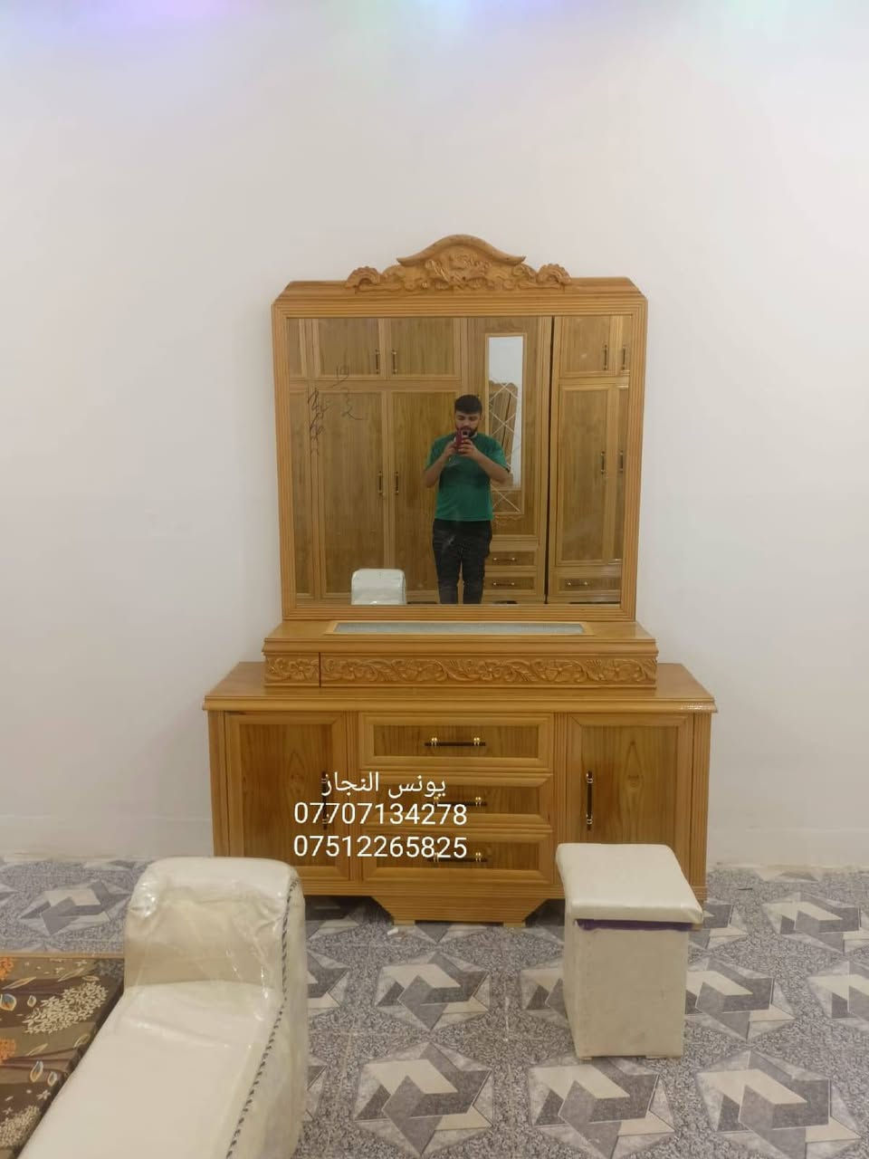 #قسط_غرفتك_براحتك
✔️ ويانا مدة التقسيط سنة و نص بدون مقدمة على منصة اقساطي
✔️ لحاملي ماستر كارد الرافدين من الموظفين و المنتسبين و المتقاعدين
✔️ يوجد فصال حسب الطلب
✔️ يمكنكم استبدال غرفكم القديمة بغرفة جديدة وتقسيط الفرق
✔️ غرف نوم باحدث الموديلات من خشب الصاج
📌العنوان : الموصل / الجانب الأيمن / الصناعة القديمة / اليابسات 
📱كورك :*********** (يوجد واتساب)
📱 اسياسيل  ***********(يوجد واتساب)
