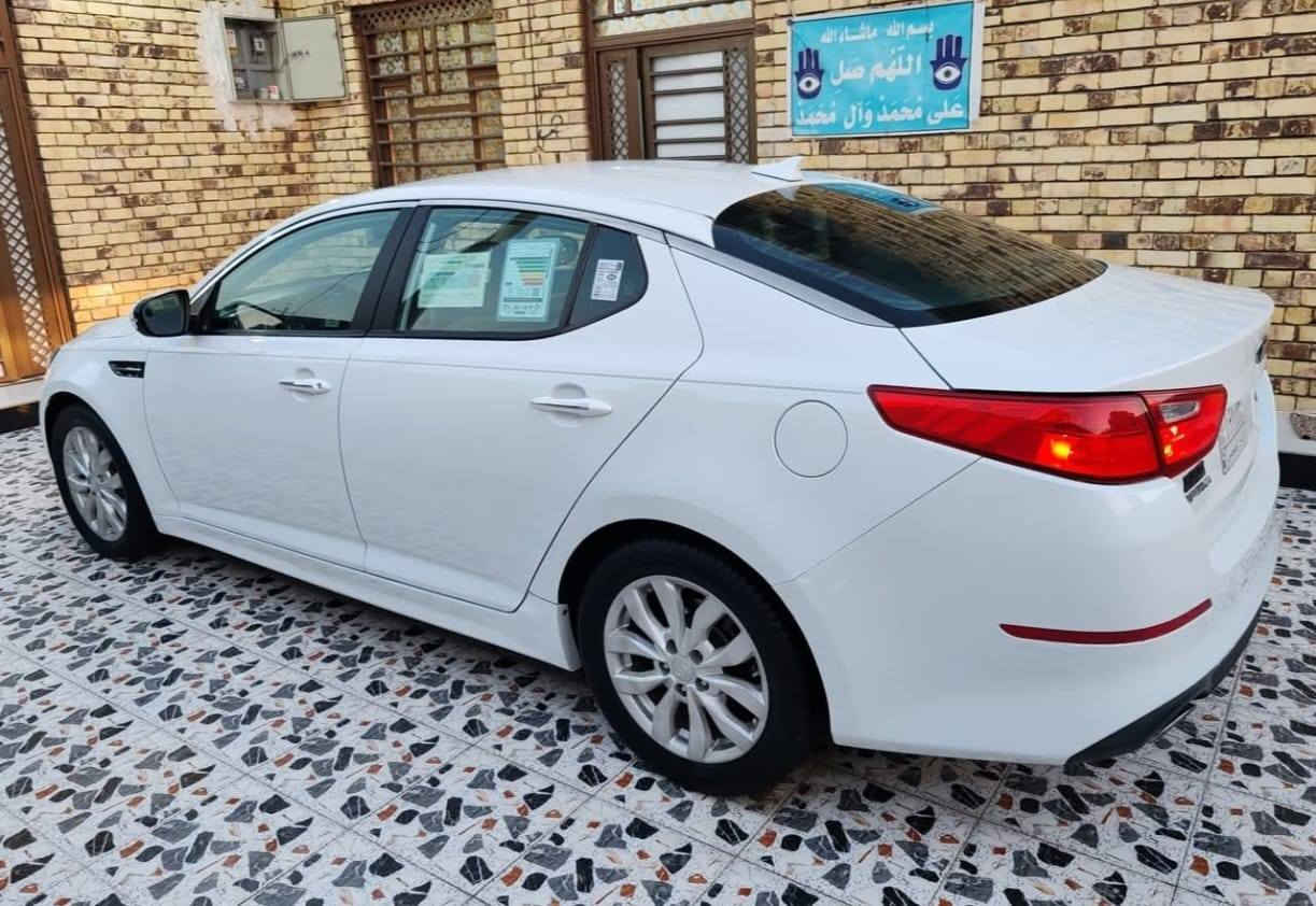 السلام عليكم ورحمة الله 
كيا اوبتيما خليجي موديل 14 
رقم ذي قار  
مكينته ٢٠٠٠ دوش جديده 
مواصفات السياره 
تبريد قطعتين 
شاشه كامره 
تحكم سترين 
شاير بل مري 
تحكم سترين 
تخم تاير جديد 
حداديه جديده
والباقي معروف
للبيع او مراوس حسب القناعه
الناصريه الرفاعي ***********
