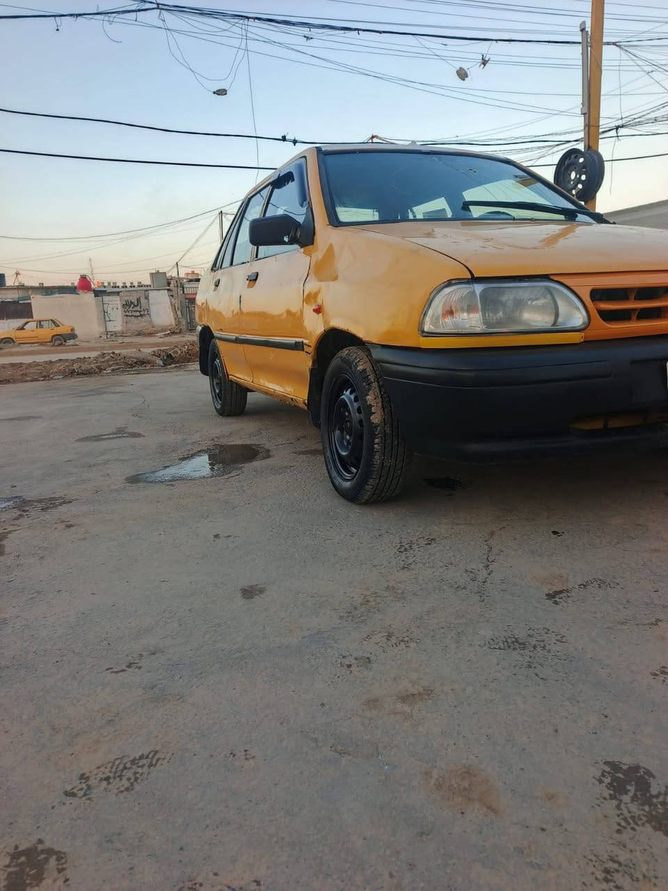 للبيع سابيه موديل١٢ مكينه وكير خير من الله مكفولات صدر خلفي أمامي جديد كهربايات كلها شغاله سياره جاهزه اي نقص مابيها ماواصل راعيها اتعهد سرقه وعشائر سنويه ضايعه بيها واجهيه مستمسكات شرعيها موجود السعر ١٤وبيها مجال العنوان بغداد الستفسار على رقم ***********
