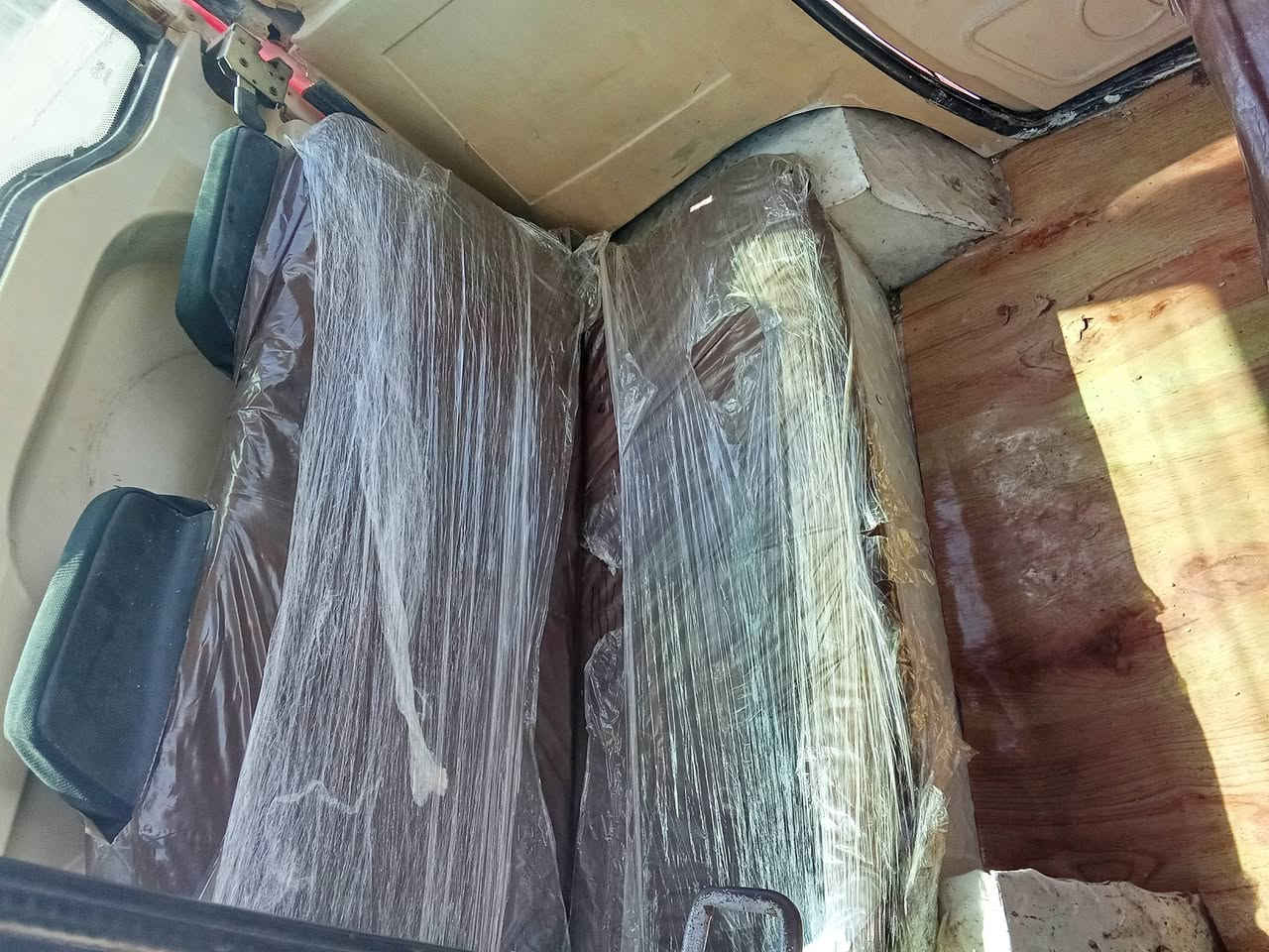 السلام عليكم سياره للبيع مكينة ستوته أربع بوب (سعر مليون وبيه مجال) بيها اوراق مكان المحمودية حي العسكري *********** 
***********
